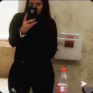 Meet your Posher, Laurie